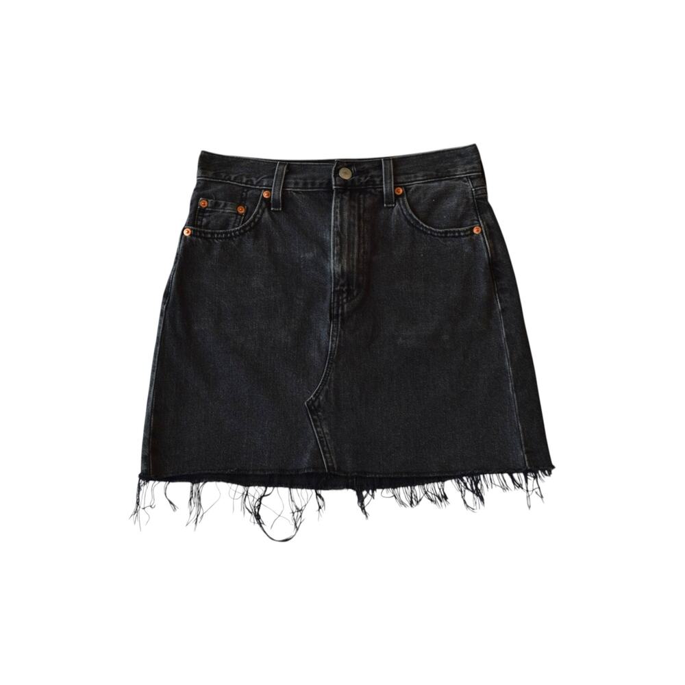 Levis Black Denim Mini Skirt Size 26 Frayed Hem Y2K Grunge Goth